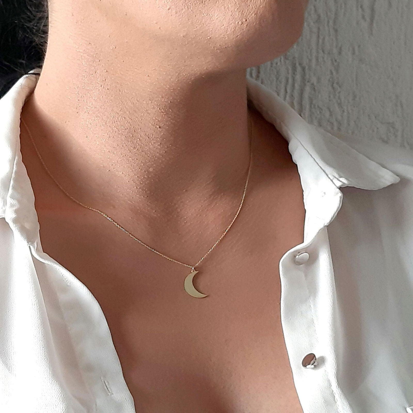 14K Solid Gold crescent moon pendant - InfinityJools