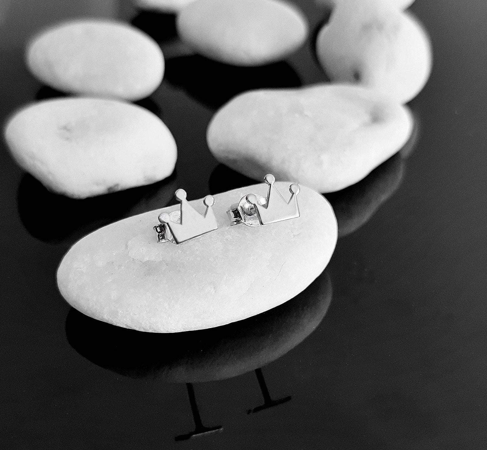 14K Solid gold Crown Stud Earrings - InfinityJools