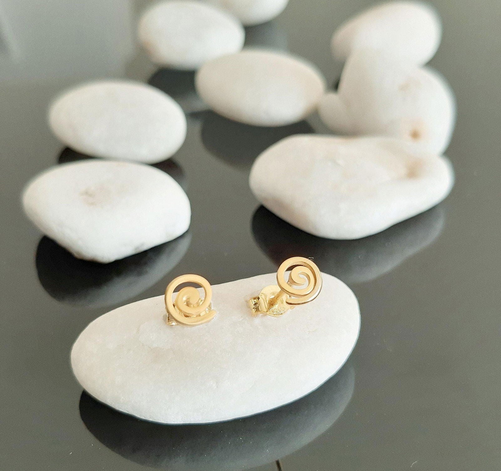 14K Solid spiral Stud Earrings - InfinityJools